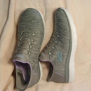 Skechers Gray and White Sneakers with Knit Upper